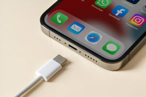 IPhone Charger In 2025: Ultimate Buying Guide & Top Picks